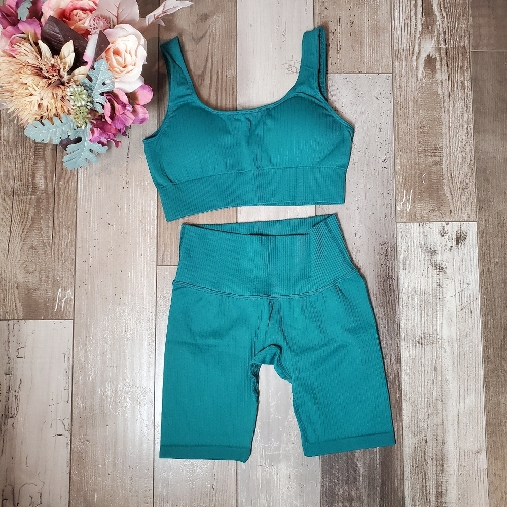 NWT QINSEN Seamless Ribbed Crop Tank Bra Shorts 2pc Yoga Set Women Size Small